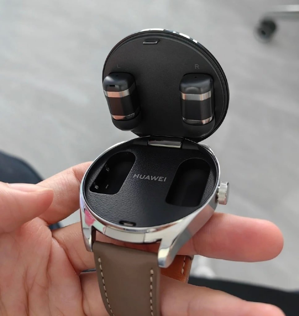 sondesix's tweet photo. This Huawei smartwatch houses a pair of wireless earbuds...? 😲 https://t.co/waw6SY4fHk