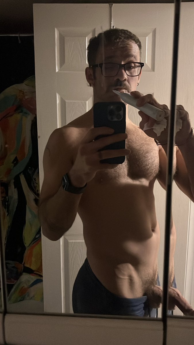 Mr_Doo22's tweet photo. Good night !  Don’t forget to brush your teeth! https://t.co/CIsrlSCTCH