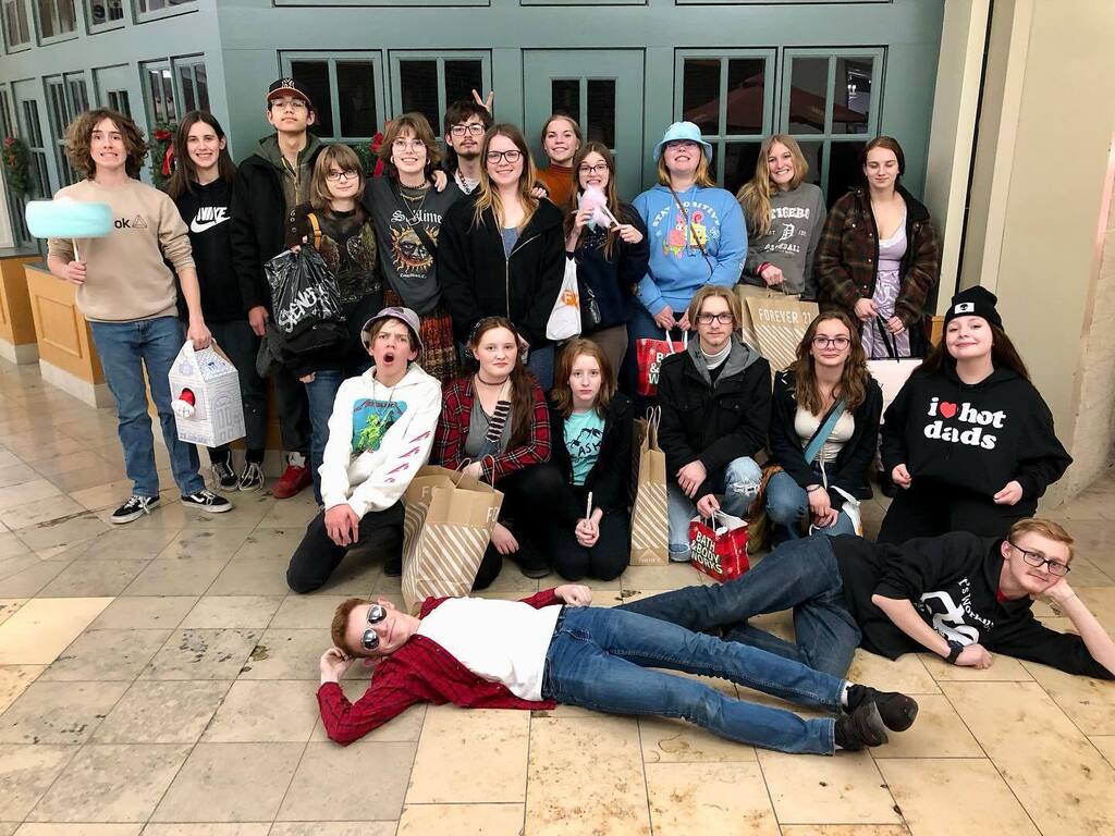 farwellbands's tweet photo. What a great group!! So much fun and amazing personalities really start to shine on trips like these!!! https://t.co/VfOM2li7xr