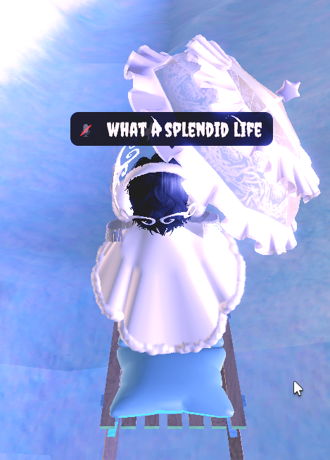 CallMehOliver_'s tweet photo. wow... winter 22 is... something.
i mean, i have to admit im disappointed- no new advent items, and the halo is VERY themed-
like i only own one halo (winter21) but it's so pretty and easy to style w anything.. but this one.. very specific to winter.. 
#royalehigh #rh https://t.co/bpjXGjeJ5b