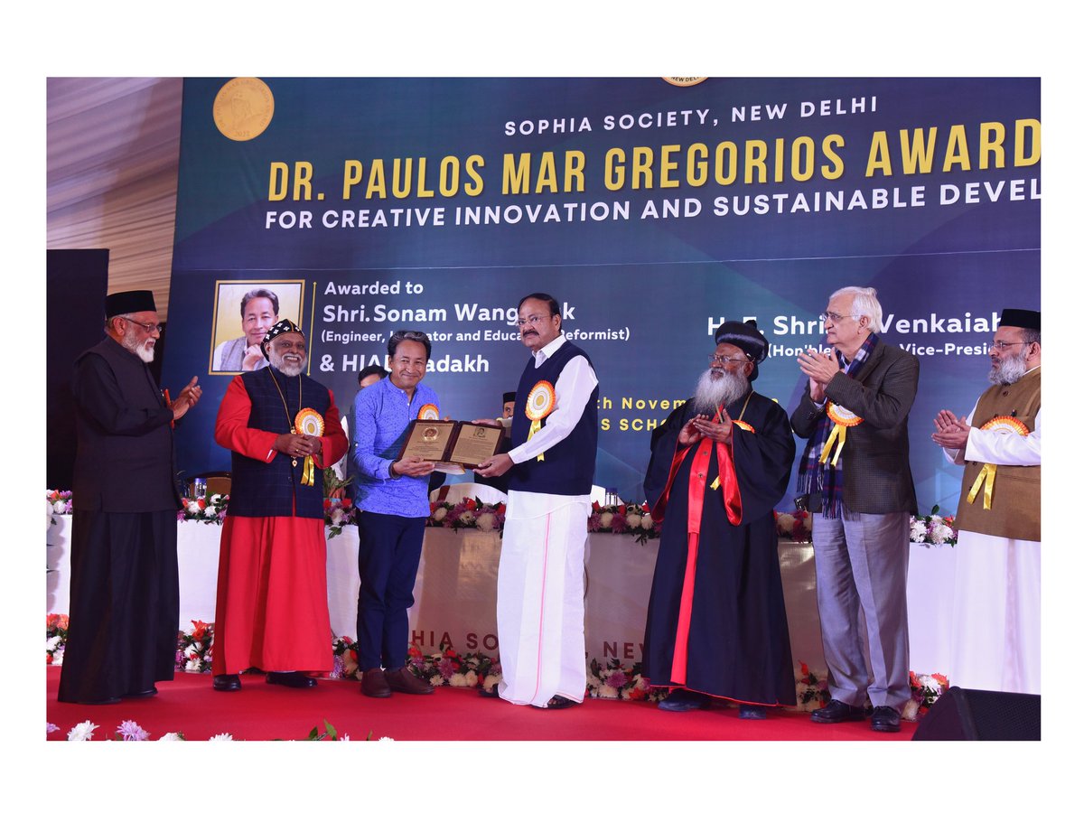 DOCIBMedia's tweet photo. Shri @Wangchuk66 and the @HialLadakh were awarded the 7th Dr. Paulos Mar Gregorios Award on 27 November, 2022.
In his acceptance speech, he underlined the importance of religious and cultural harmony and the need to focus on climate change and environmental issues. #PMGAward2022 https://t.co/14QYa9NBxP