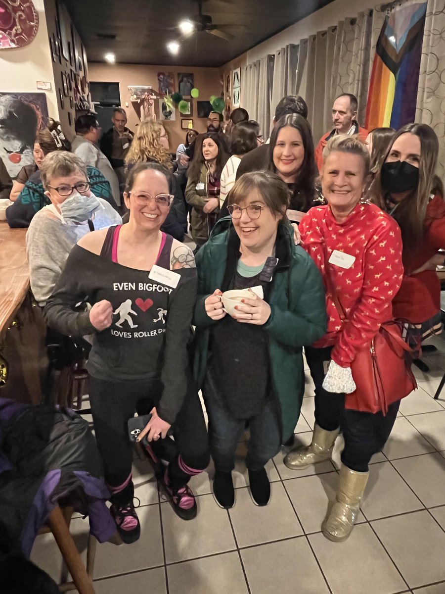 TweetweetAK's tweet photo. Look at these lovelies @Cafecito_Bonito #Anchtweetup today. @AK_Echo and the sparkly @wendipqa @purrenrage 🛼@NowFollowing 💋pls tag the others and share. #thefunbunch https://t.co/hw0cbb4yCm