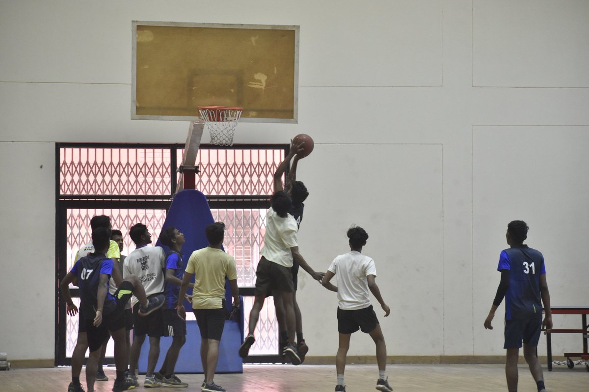 newhostelru's tweet photo. Glimpses of Men Inter-Hostel Basketball tournament organised by our New Hostel in collaboration with RNHEA.The winner team was JC Hostel and the Runners up team was our New Hostel.
#Total_New
#Diamond_Jubilee_Celebration
#Ravenshaw_University
#Silver_City_Cuttack https://t.co/XCGD4fzJ4T