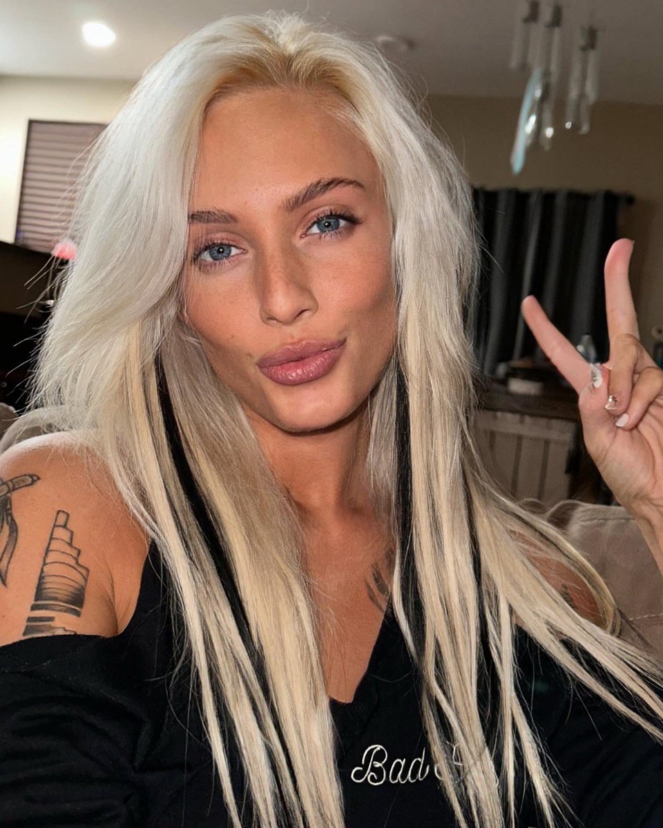 Barbie Porter on Twitter "Like the new hair?! 🖤🤍"