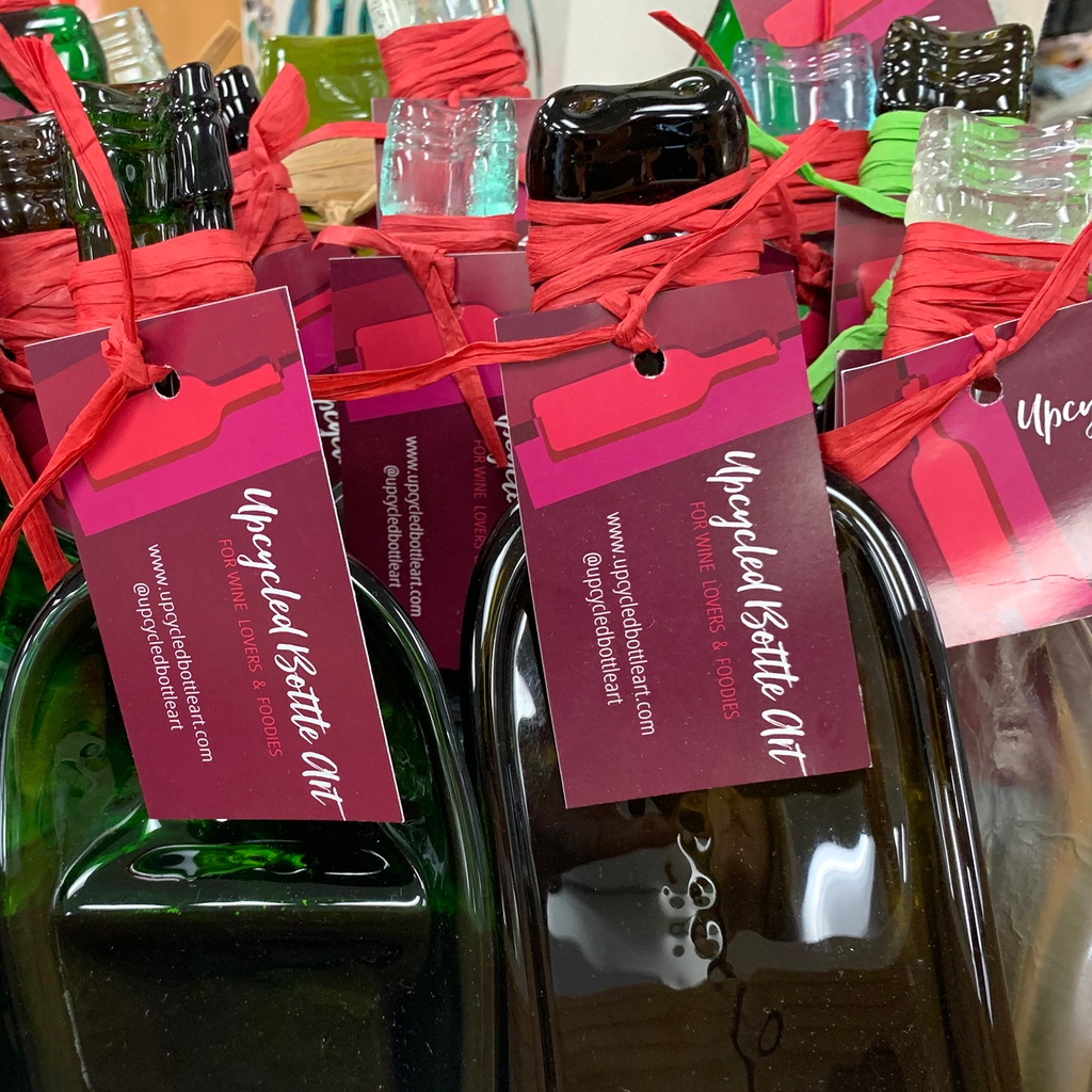 upcycled_bottle's tweet image. Find us at Green Square Christmas Fair tonight, from 6 - 10 pm
Upcycled Bottle Art will be available at the stall of our sister brand A Fiery Heart.
#sydneycommunity #supportsmall #supportlocalau #sydneyevents #marketssydney #whatsonsydney