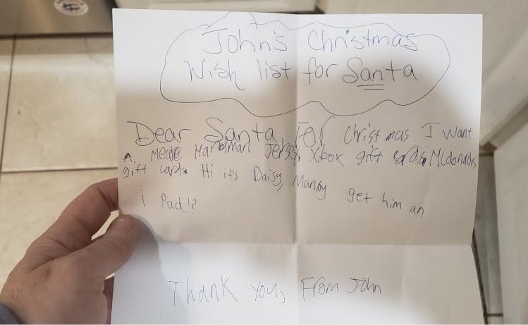 bethechange8614's tweet photo. #ChiefsKingdom can we help make some 🎄magic happen? Our friends’ kid John asked for a @MecoleHardman4 jersey from 🎅🏼 but none are available. John is my @Chiefs buddy here in Long Island and it would make him SO happy to open it up on Christmas. Look at his sweet little list 🥹 https://t.co/XUemJKu7uM
