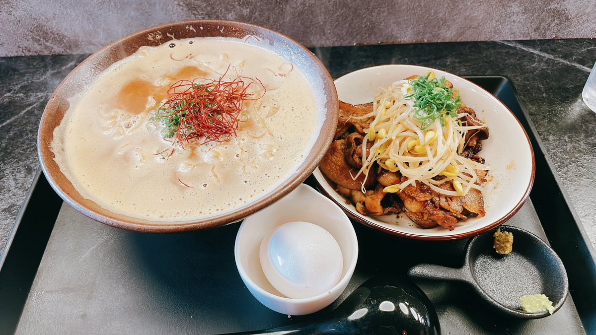 heitang_neko's tweet photo. 7️⃣1️⃣ MEN monster /
黑提燈香料燒肉拉麵
居然還有欸 好吃又好鹹
#MENmonster
#2022Ramen https://t.co/itTWmpDVfe