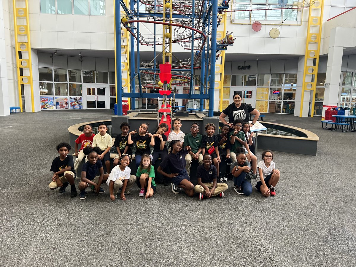 Miss Stuart tweet media