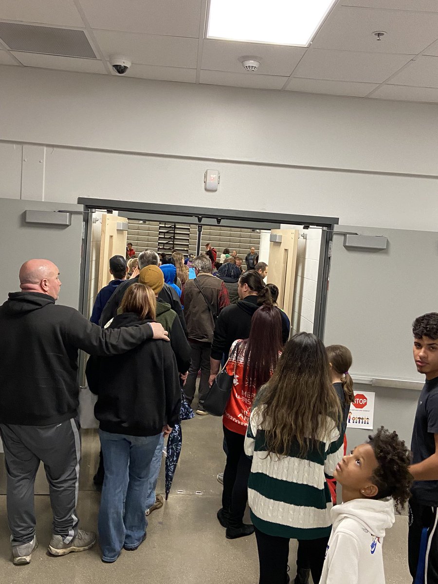 sara alvey tweet media