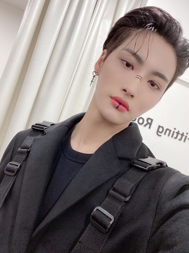 chainsawzip's tweet photo. @ 𝗽𝗿𝗶𝗻ᥴᥱ b : UPDATE !

soy un gran entusiasta de las #𝖌roo𝕧y𐀔𝚟i𝕓es, entonces era más que claro que tenía que ser participe del #𝑓ūn𝚔yː𝕨ee𝖐ən𝚍 el cual, es más que seguro, disfrutaré como nunca con la forma tan genial en la que ésta chica hace cualquier cosa, (+) https://t.co/BpqXsvi1Vy