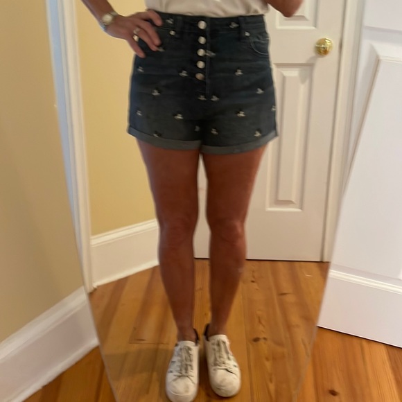 pro_prageru's tweet photo. So good I had to share! Check out all the items I'm loving on @Poshmarkapp #poshmark #fashion #style #shopmycloset #disney #jcrew #hudsonjeans: https://t.co/odYB3aOkcv https://t.co/xnI3xQLL6Y