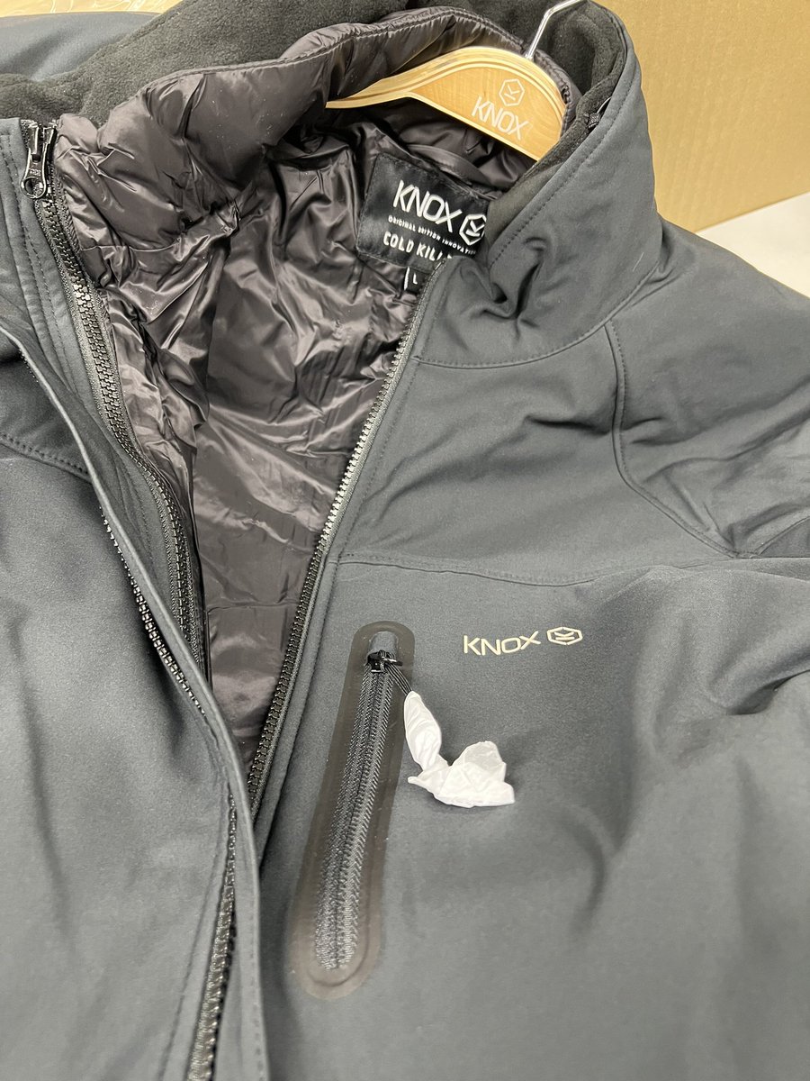 AichiJpn's tweet photo. アーバンプロをせっかくあるので、活かそうと思って重ね着用のデュアルプロ買いました。
どこまでの気温に耐えれるかな〜🙃
明日試してみます。
#JAPEX
#knox
#urbanpro
#dualpro
#デュアルプロブラック https://t.co/yeTQwxpz8h