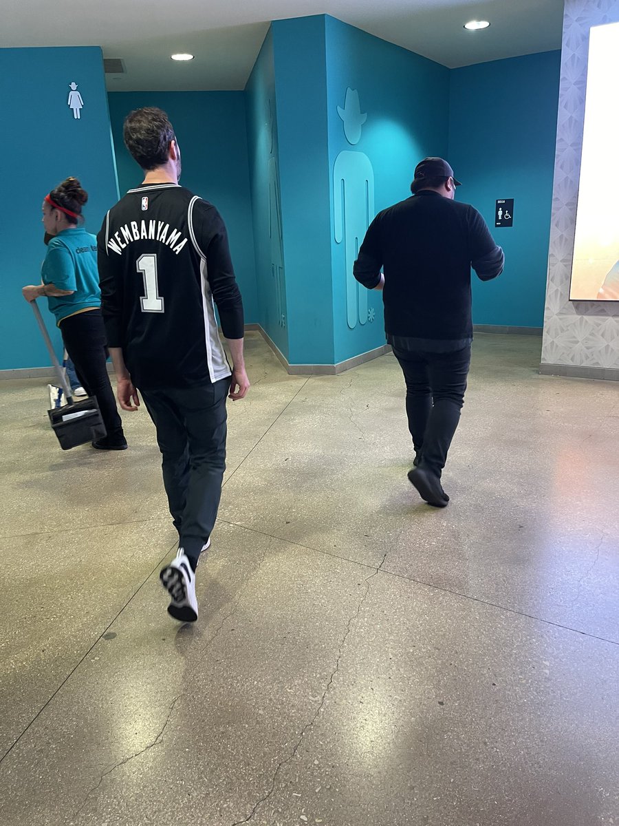 scottandreu's tweet photo. #spurs https://t.co/csMfsBiGzE