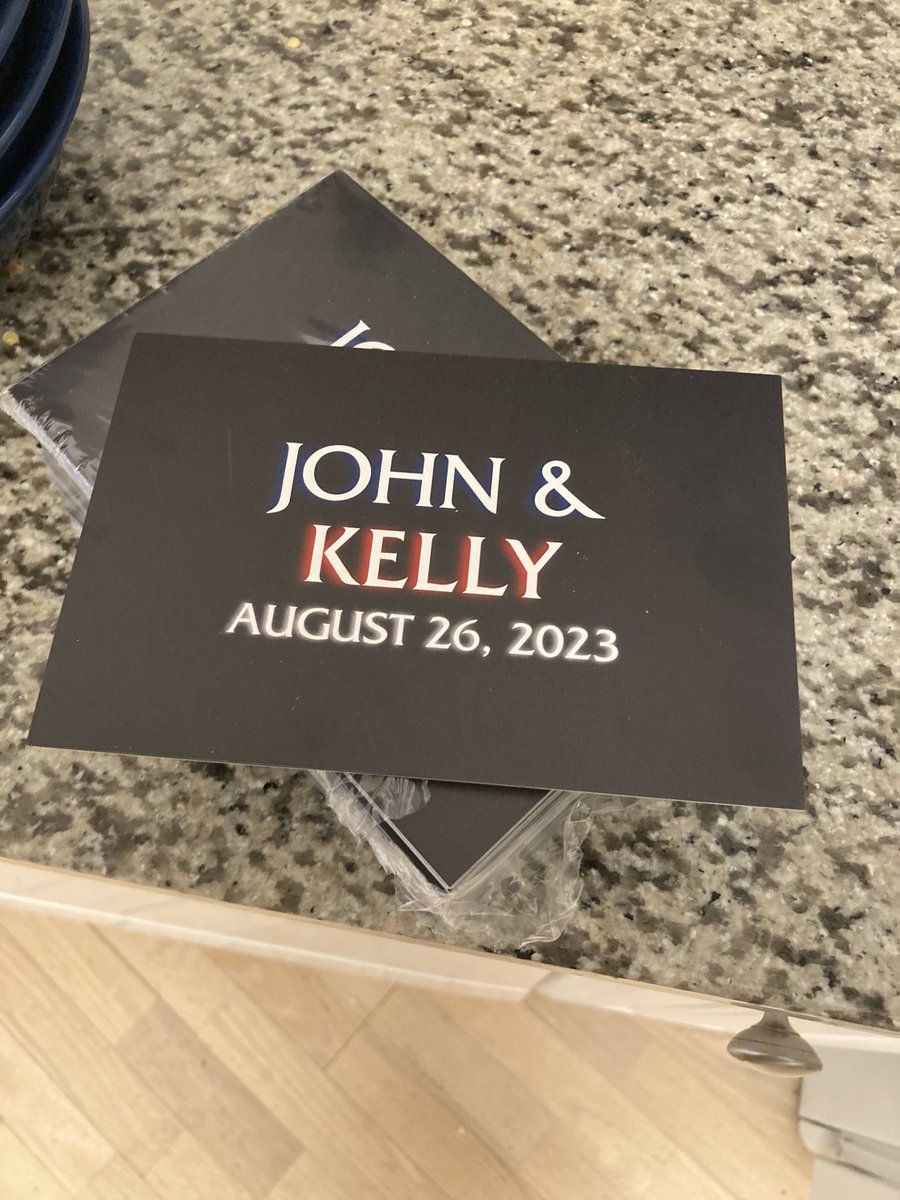 kellyheenan's tweet image. Chris please come to my wedding