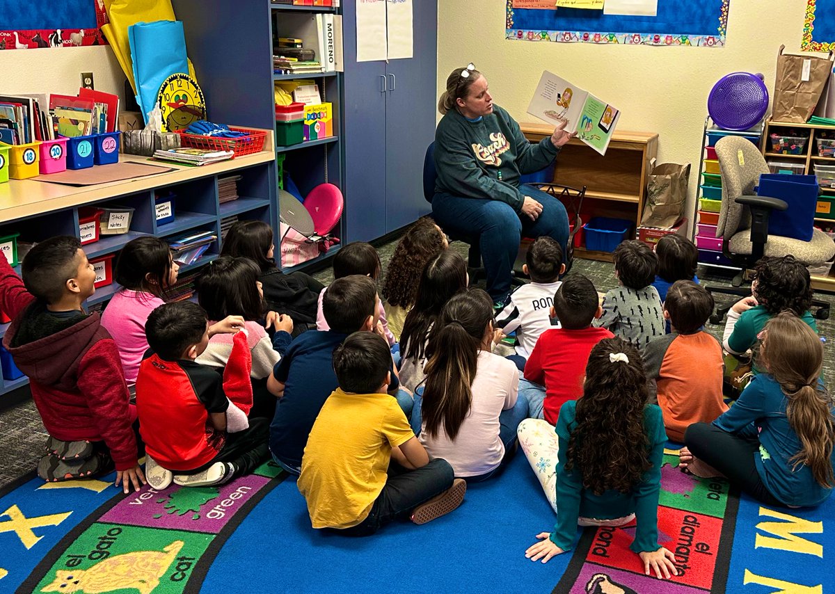 Ms.Moreno (@msmoreno6) on Twitter photo Muchas gracias Mrs. Booth por haber venido y enseñarnos sobre los peligros de las redes sociales 🤩 💕
Thank you Mrs. Booth for teaching us about the dangers of social media 🤩 💕
#FISDmadetoshine <a href="/angbooth/">Angie Booth</a> <a href="/CarrollFISD/">Carroll Elementary</a> Muchas gracias Mrs. Booth por haber venido y enseñarnos sobre los peligros de las redes sociales 🤩 💕
Thank you Mrs. Booth for teaching us about the dangers of social media 🤩 💕
#FISDmadetoshine <a href="/angbooth/">Angie Booth</a> <a href="/CarrollFISD/">Carroll Elementary</a>