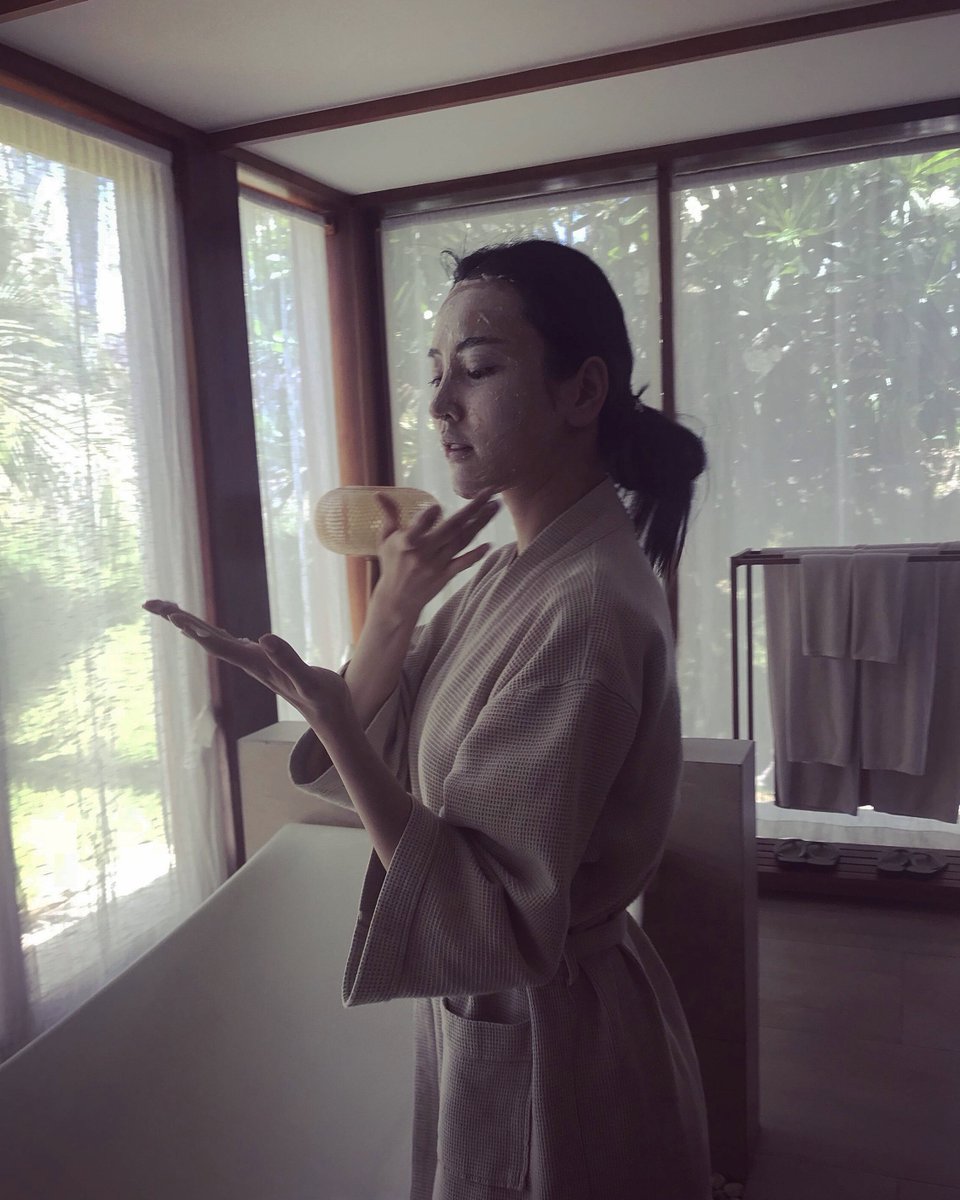 lilmontego's tweet image. Busy is a kind of happiness, so that we do not have time to experience pain; running around is a kind of joy, so that we really feel life; tired is a kind of enjoyment, so that we do not have time to be empty.