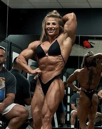 Female Muscle Fan💪 on Twitter: "Brooke Walker"