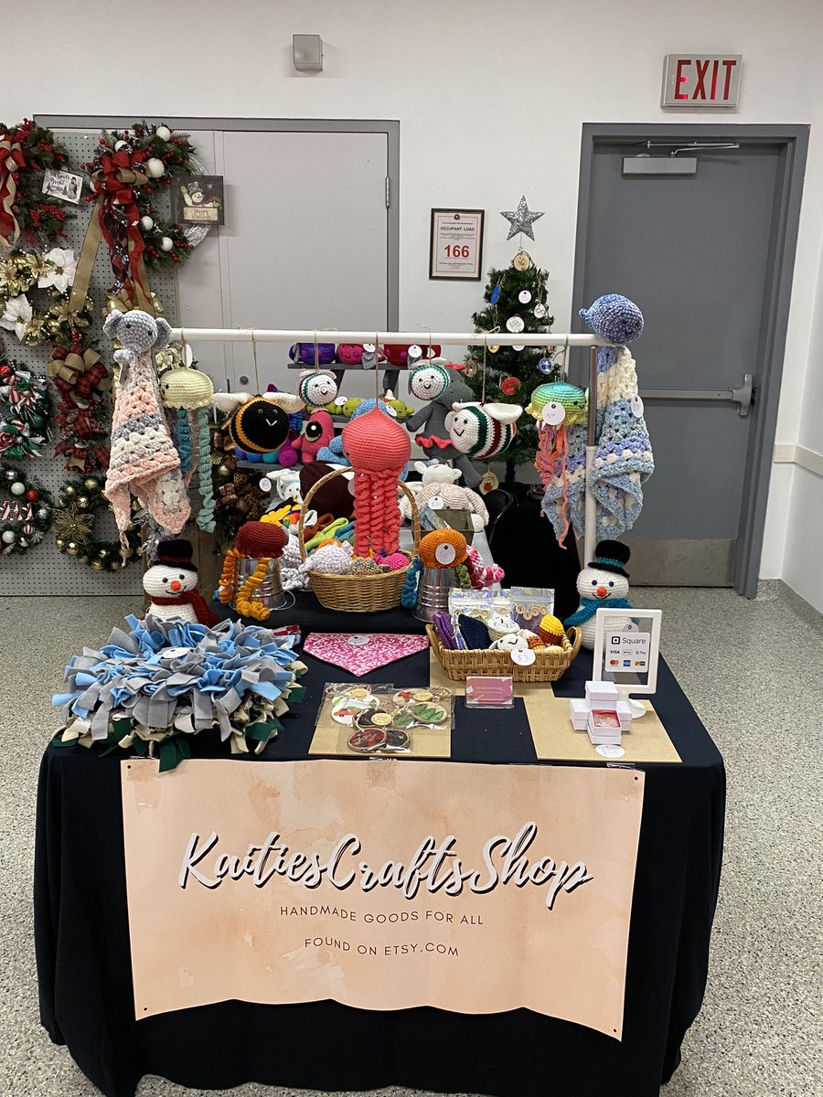 Kaitiescrafts's tweet photo. All set up for tomorrows craft show!! Support local this Christmas🎄 small businesses need your love and support more then ever this year!😊 #SmallBusiness #business #crafts #christmas #canada #etsy https://t.co/TLXpBRN1Mt