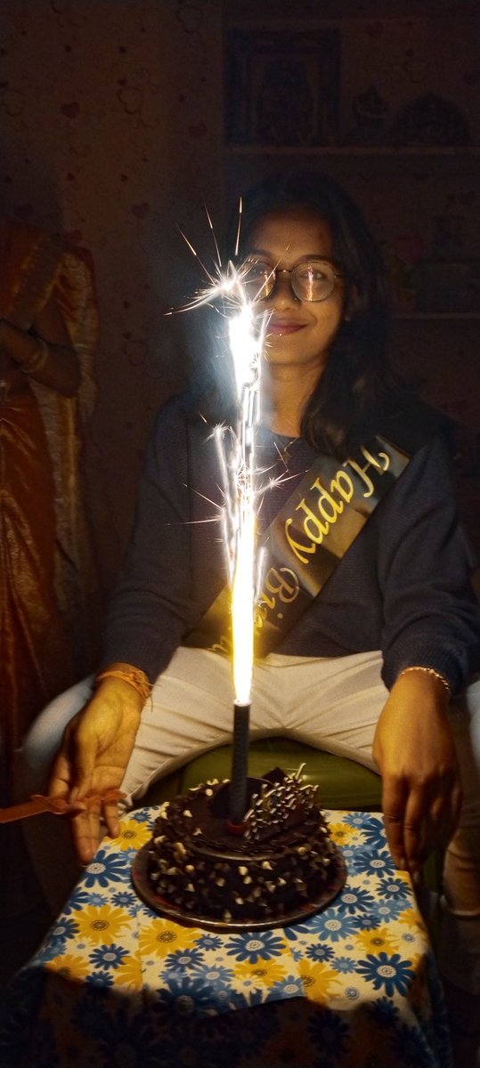Pavigobbaka1's tweet photo. Took me #22 years to get this cute!🥰🤪 #Birthday https://t.co/AEXzhpJGWG