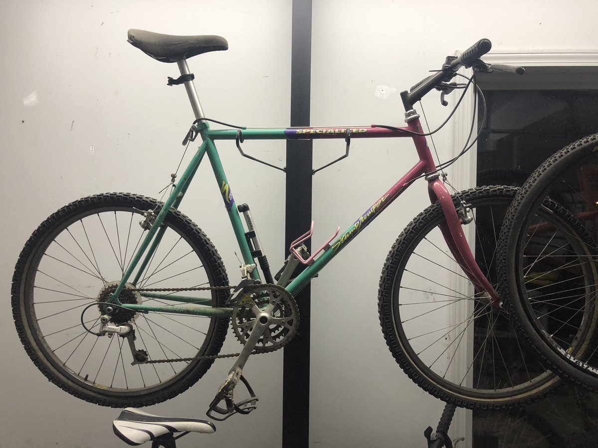 CosmicPerspectv's tweet photo. @jonastrox @gmbntweet This is my 1989 Stumpjumper https://t.co/s8MSRKYxOY