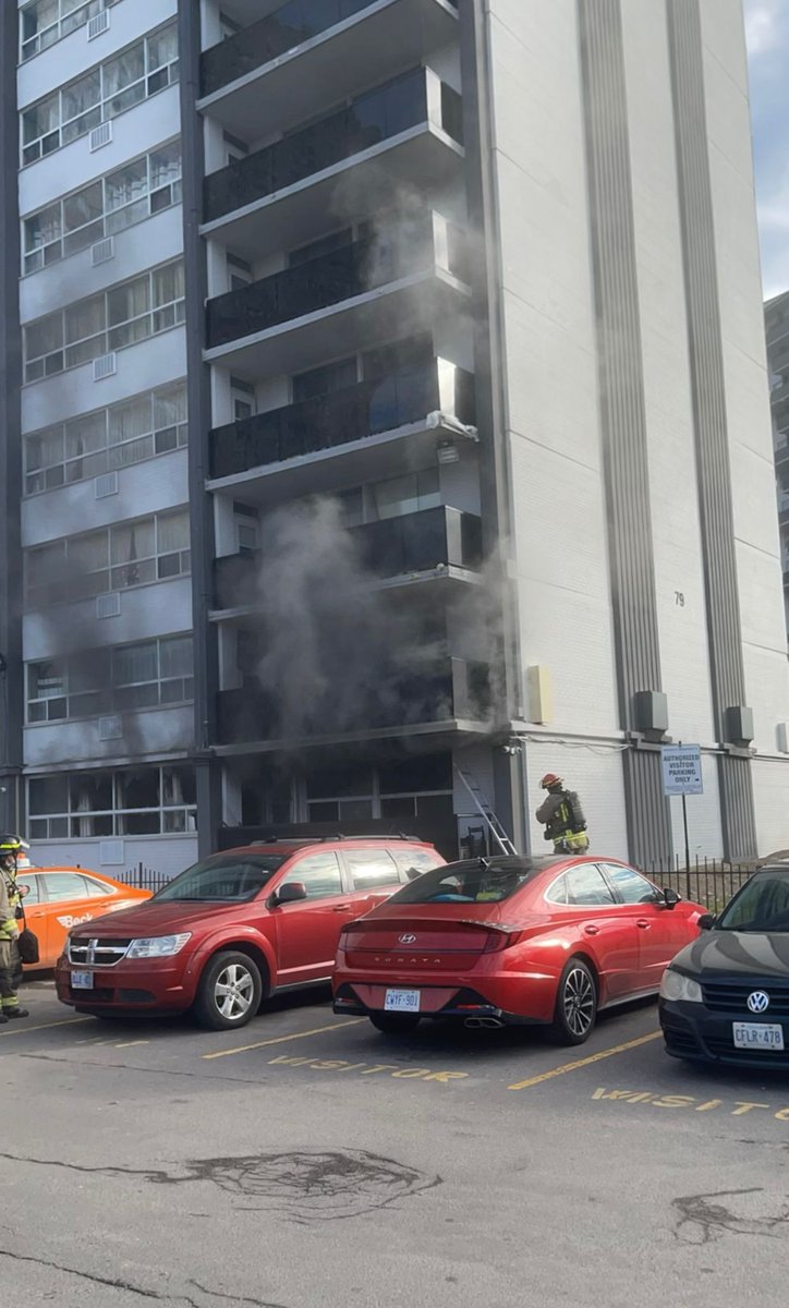 LazyHashtag's tweet photo. Dec 02 2022: 79 Thorncliffe Park Drive Fire....Be careful with Extra heaters ....#thorncliffe #firefighters https://t.co/RubEx5hVy9