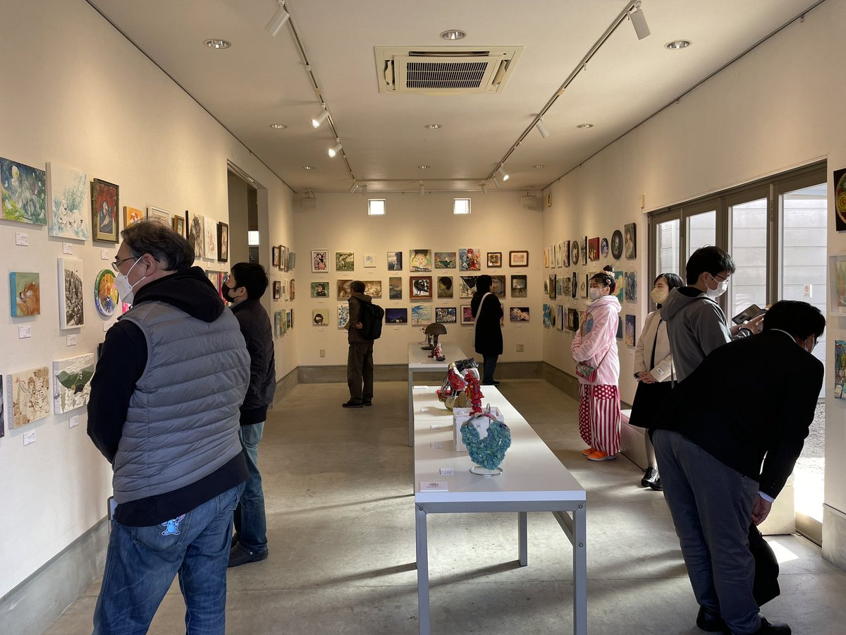 gt2y's tweet photo. 【拡散感謝】本日初日「TATSUYA ART COMPETITION 2022」12月17日（土）まで会期中無休で愛知のギャラリー龍屋にて開催。皆様の投票とお買い上げポイントで順位が決定。今年の作品テーマは「日常」です。初日作家多数在廊。18時から作家交流会有ります。作家支援お願いします。
#タツコン2022 https://t.co/BEquDPTf7m