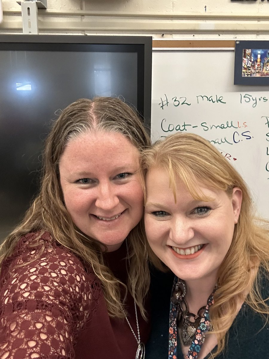 jenniwaljones's tweet photo. I had the pleasure of spending the day with the amazing Cherokee HS Fine Arts Dept! They are doing some amazing work there! Thank you for the invitation! @CHS_Warriors @CherokeeSchools #ccsdfinearts https://t.co/xXYby358y9