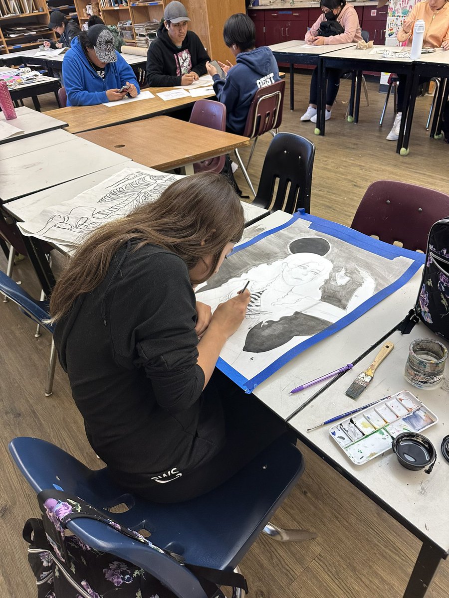 jenniwaljones's tweet photo. I had the pleasure of spending the day with the amazing Cherokee HS Fine Arts Dept! They are doing some amazing work there! Thank you for the invitation! @CHS_Warriors @CherokeeSchools #ccsdfinearts https://t.co/xXYby358y9
