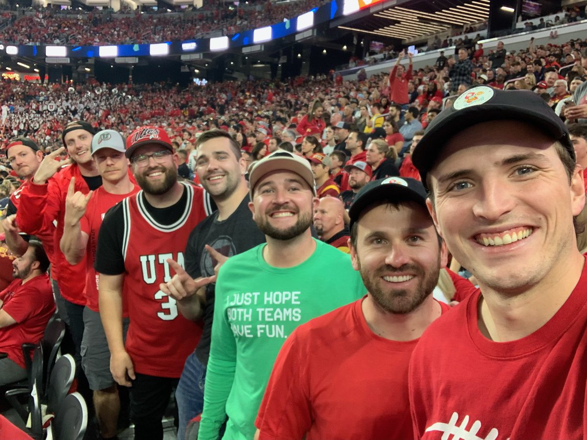ilikesports06's tweet photo. Too much red in this stadium #football #goteam #havefuneverybody https://t.co/OE674bed9P