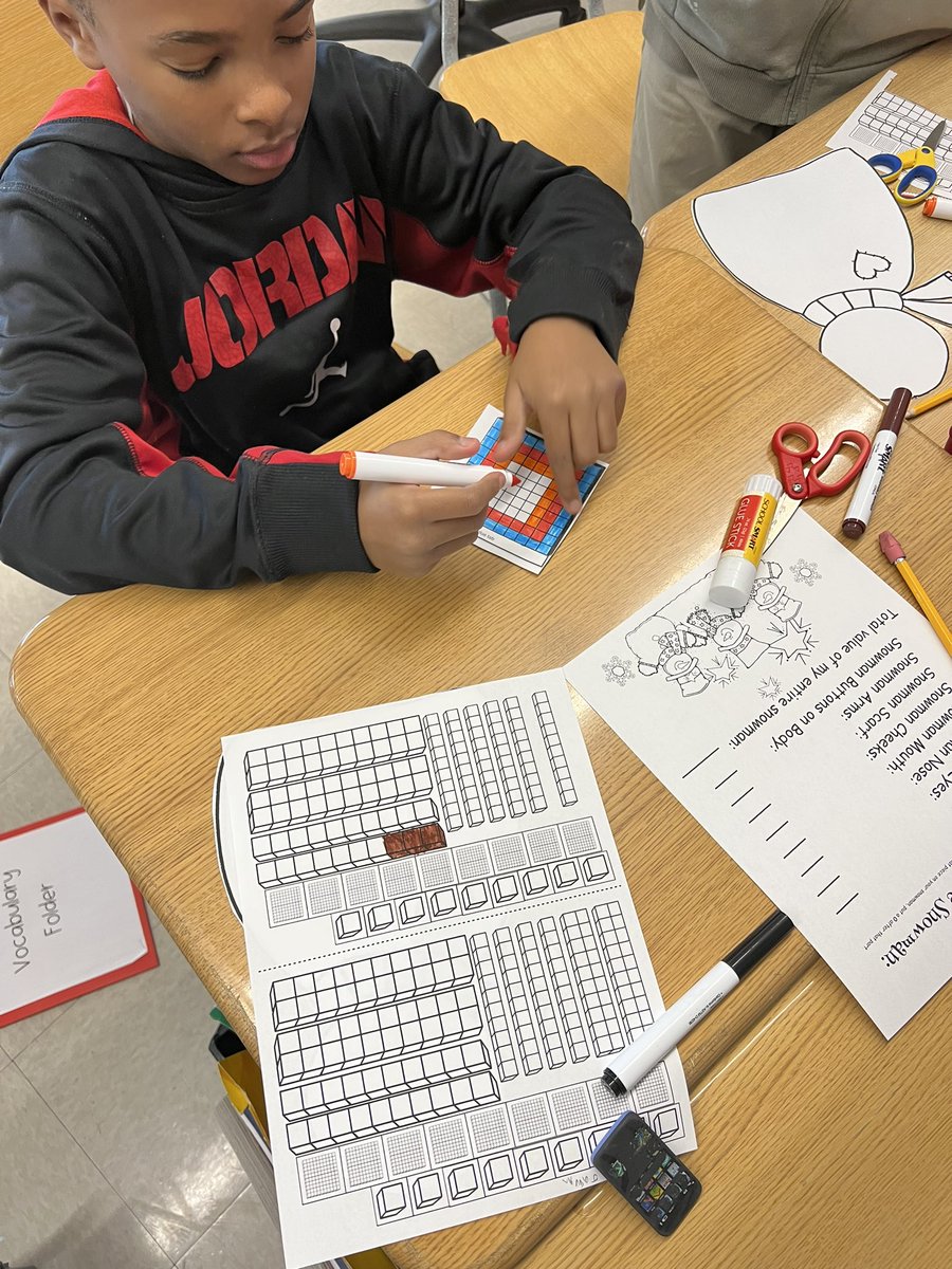 MissCallano's tweet photo. We decided to get into the holiday spirit with some music🎶 🎄 while we put together our Place Value Snowmen☃️ https://t.co/O5JjEHNzox