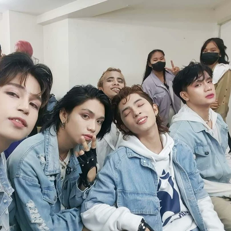 we always want thank you all for Giving us opportunity to perform with other Artist in your events and to all fans out there who always support us every event Because without you guys walA din kami ngaYon  dito.
#7thPPOPAWARDS
#OFFICIALZION