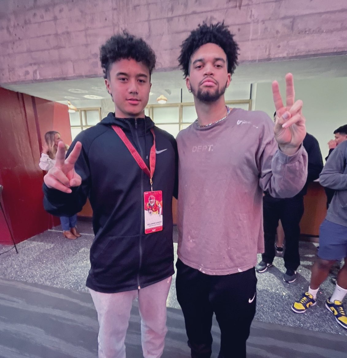 Letz Go ✌🏽✌🏽#Heisman 🏆 🏆🏆🏆🏆
<a href="/CALEBcsw/">Caleb Williams</a> <a href="/uscfb/">USC Football ✌️</a> <a href="/USC_Athletics/">USC Trojans</a> <a href="/LincolnRiley/">Lincoln Riley</a>