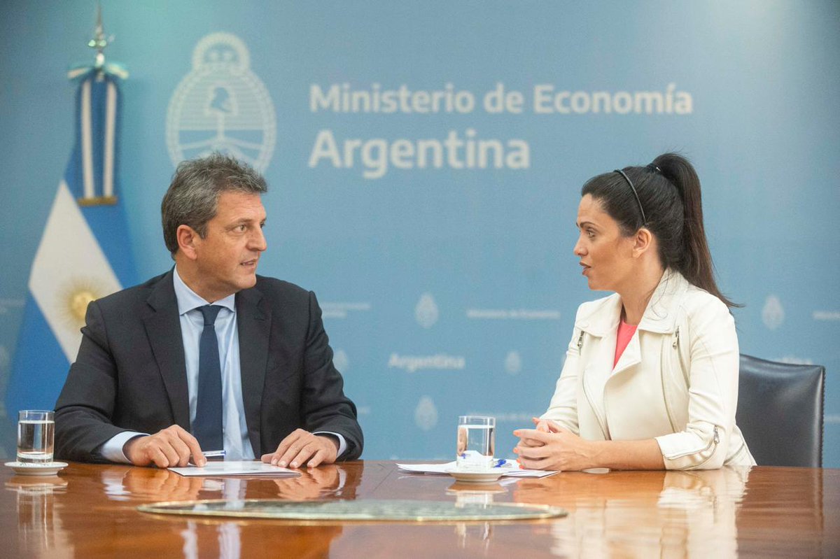 ZNVISION's tweet photo. .@SergioMassa y @luanavolnovich anunciaron que 1 millón de afiliados de PAMI recibirán $10.000 en diciembre por el programa alimentario y el bono de navidad
#afiliados #BONODENAVIDAD #diciembre #Massa #PAMI #programaalimentario #Volnovich
https://t.co/IwzgCX14qs https://t.co/X07AxVG13a
