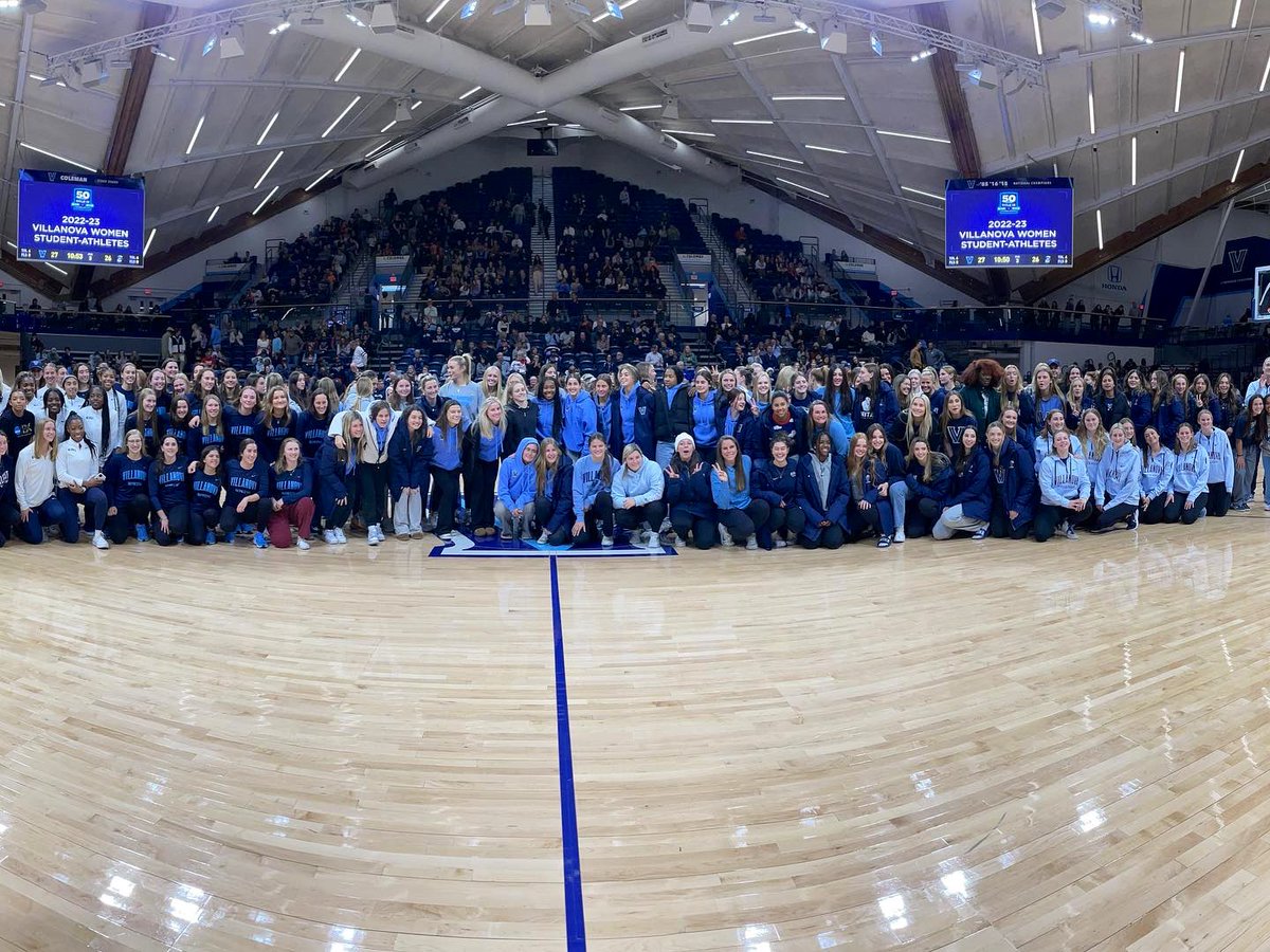 nova_unitas's tweet photo. 📸 Honoring members of our women’s teams at the home-opener of the @novawbb game tonight as our final celebration of the 50th Anniversary of Title IX!  
💙🤍💙🤍 https://t.co/tvilbbDtlL