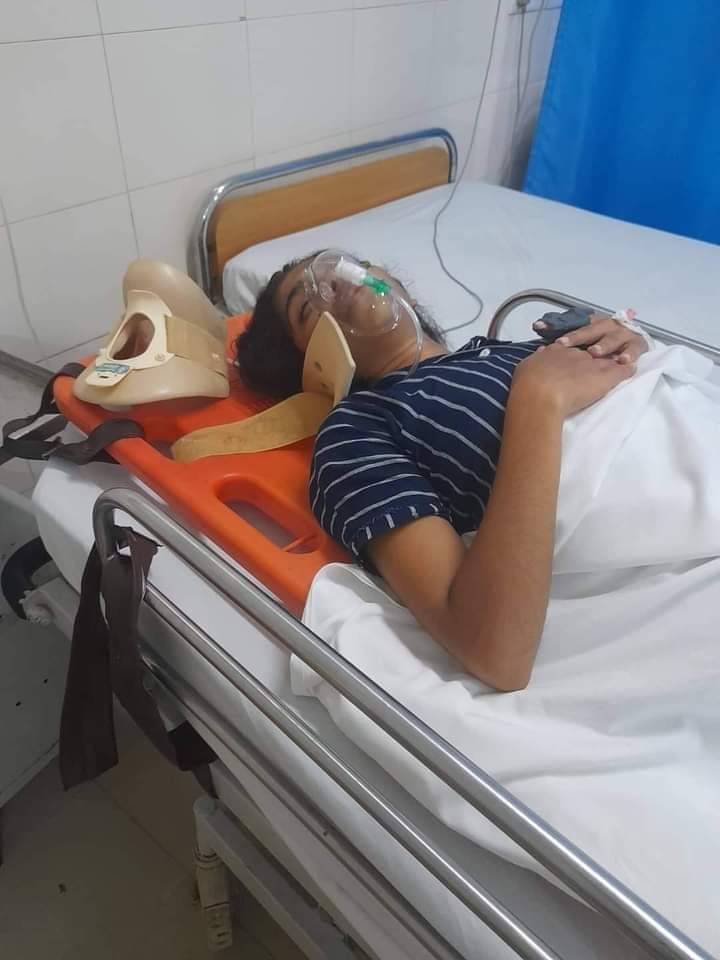 VP_Sanu's tweet photo. Comrade Aparna, district joint secretary of SFI in Wayanad, Kerala was brutally attacked by drug mafia in her college (Govt. Polytechnic College, Meppadi). This shocking murder attempt has not alerted the so-called 'mainstream media' in Kerala! https://t.co/27ouWd7qqi