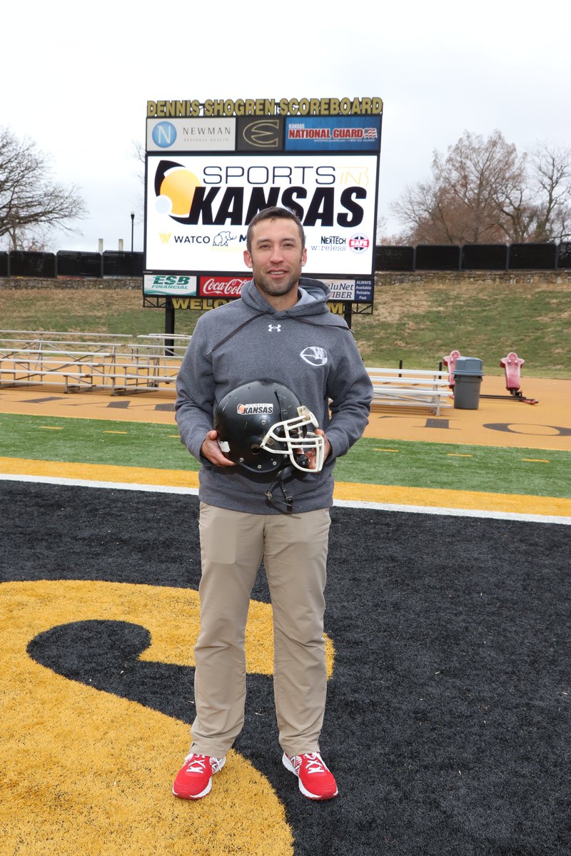Sports in Kansas 4A Coach of the Year - 2022🏈

Weston Moody, Wamego - Led team to first ever title game taking 4A RU w/ a 12-1 record. Unranked entering season. 

View Capsules: sportsinks.com/sports-in-kans…

#sportsinkansas