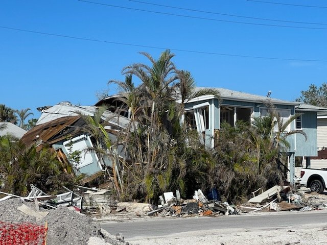 Several weeks after #HurricaneIan, a picture of the damage done to one of hundreds of Fort Myers Beach's homes. 
#Recovery will take months.  #resilience