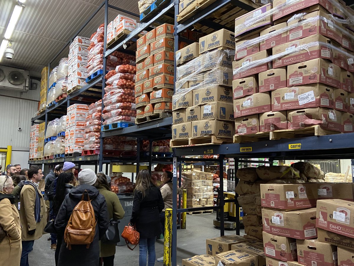 ChrisWatkinsCU's tweet photo. Hunts Point Market. Largest in the world. 60% of New York City produce, $2.3 billion dollars in sales annually, 210 million packages of produce. https://t.co/4KK4sOIGiE