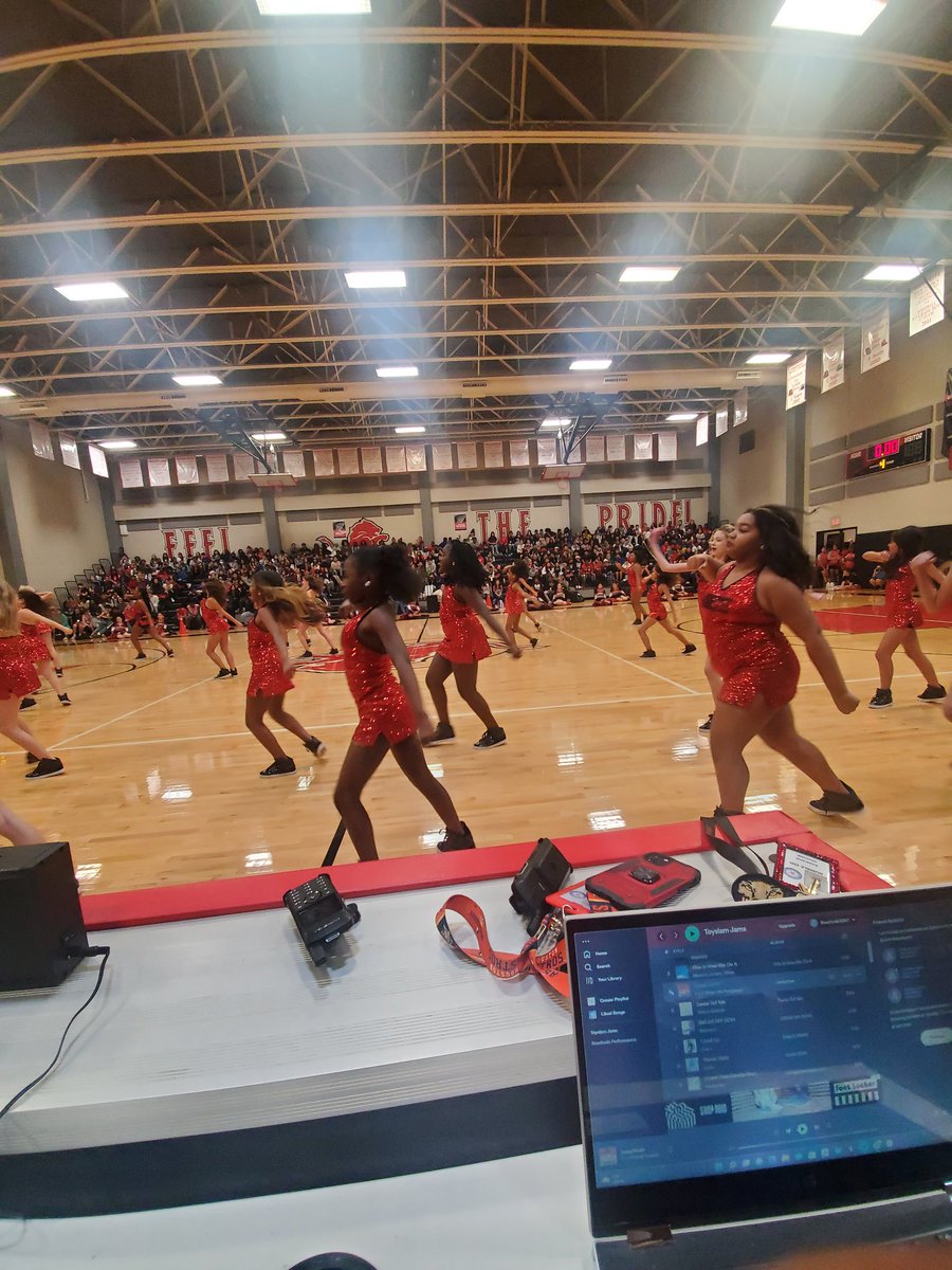 cooper_keara's tweet photo. Today's Toy Slam Pep Rally was a complete success! The students on campus donated to those in need, so the less fortunate can have a Merry Christmas. A special thank you to the staff that  played in the basketball game, and helped the Rosebud Organization plan! @HumbleISD_WMS https://t.co/Eoraxg3d23