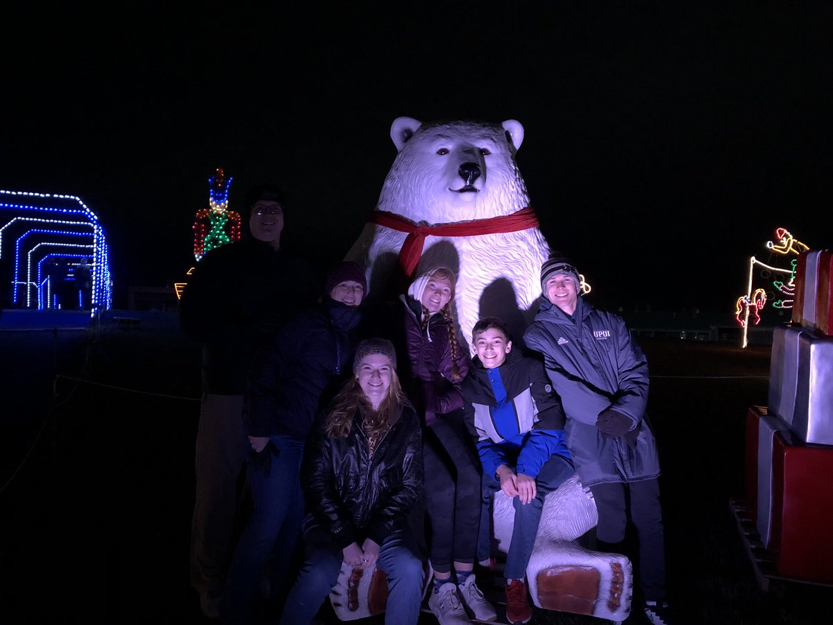mrhartgis's tweet photo. Been to @ConnerPrairie many times during the Christmas season. The @ReynoldsFarmEq lights add a new dimension. Thanks #garyandcindy. Mac and Arlene would be pleased. https://t.co/CGsLRaRxdy