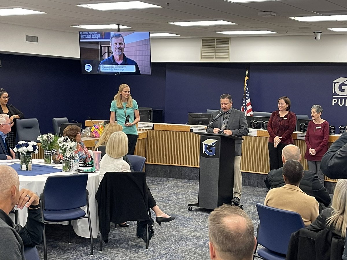 Congrats to Amy Bennett and Brad Little who were recognized for 25 years of caring for our students and community! These are two amazing educators, and a huge part of our Hurricane Family! <a href="/HJHS_Canes/">Highland Jr.</a> @KshamaRosales