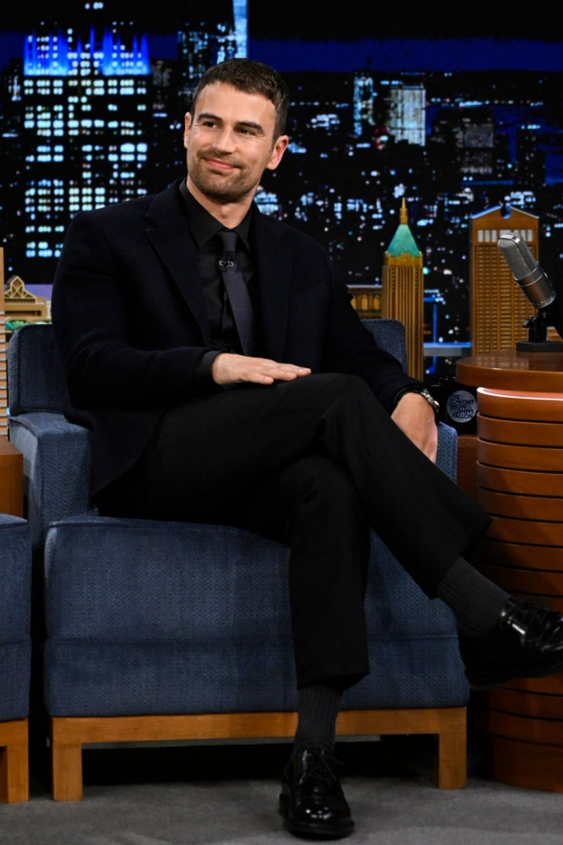 Theo James Brasil on Twitter "📷 Theo James durante sua participação