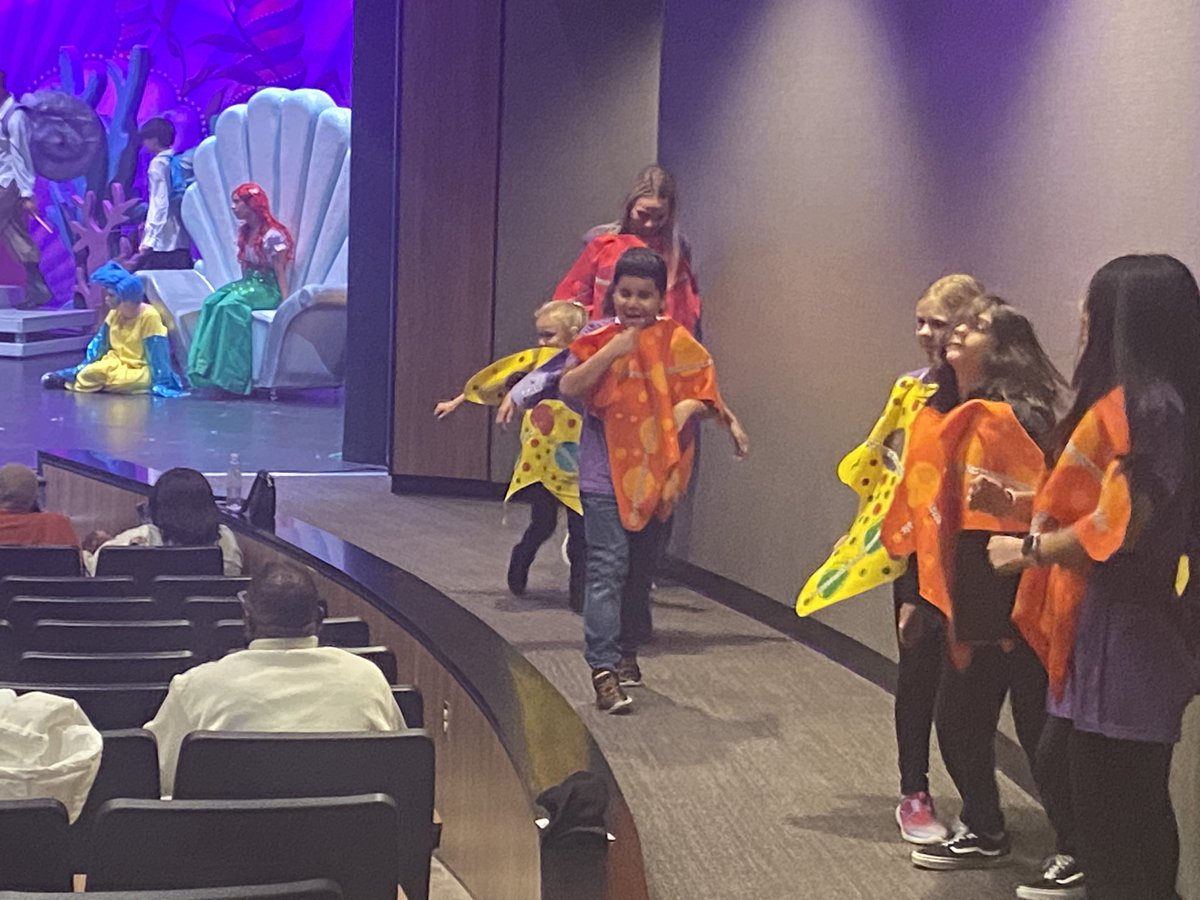 JarrellHS's tweet image. Fantastic show by the JHS Theatre Department!

Come out Sunday to see for yourself. 
@Jarrell_ISD @JarrellHS @Jarrellisd @