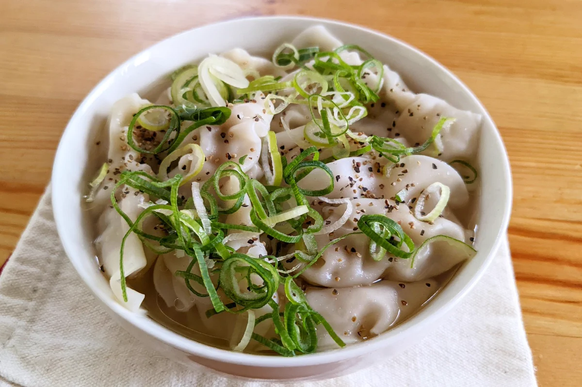 お家で絶品居酒屋飯！チルド餃子を使った簡単『ねぎ塩水餃子』レシピ