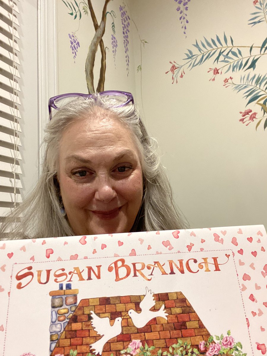 ClasonDr's tweet photo. @dearsusanbranch Happiness is having my 2023 calendar 💝 https://t.co/6tts41DlLP
