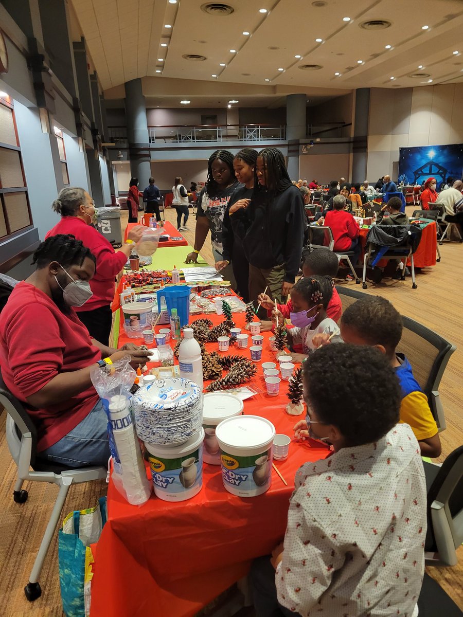 What a way to end a week @MetropolitanAME Church School Christmas Party. We ate, fellowshiped and had fun. It was nice to see everyone.