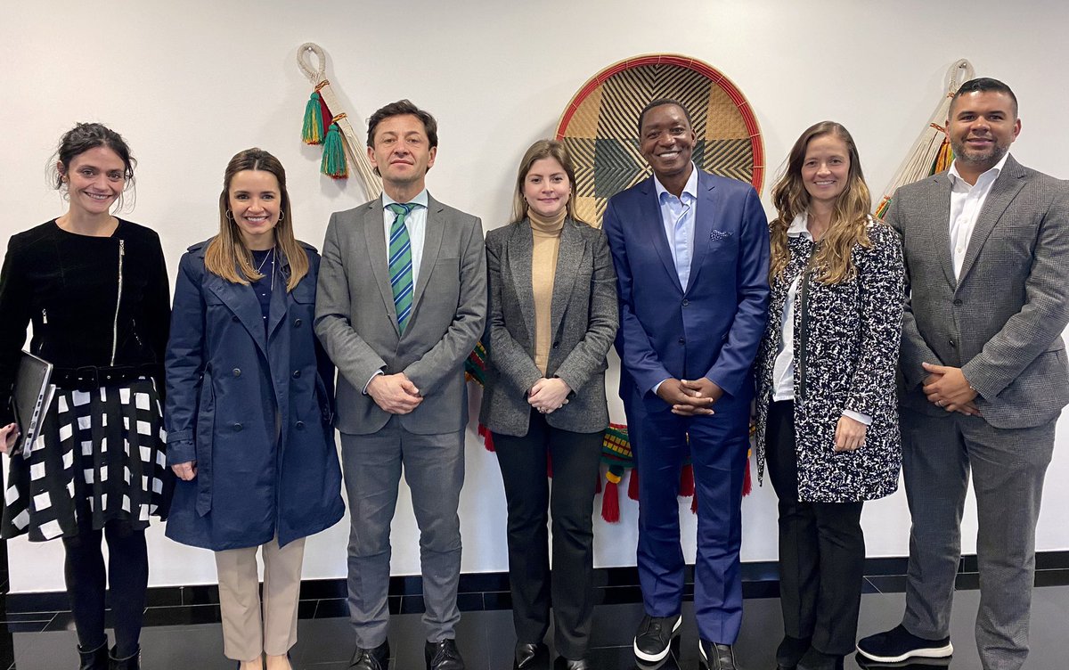 JulianaVillegas's tweet photo. Thank you #IsiahThomas 🏀 for trusting @colombia as the best ally to grow @OneWrldProducts 🌱. You can count on @PROCOLOMBIACO @MincomercioCo to show you the opportunities of #sustainable #hemp and #cannabis products for investing and exporting 🇨🇴 https://t.co/nKRPwyV14d