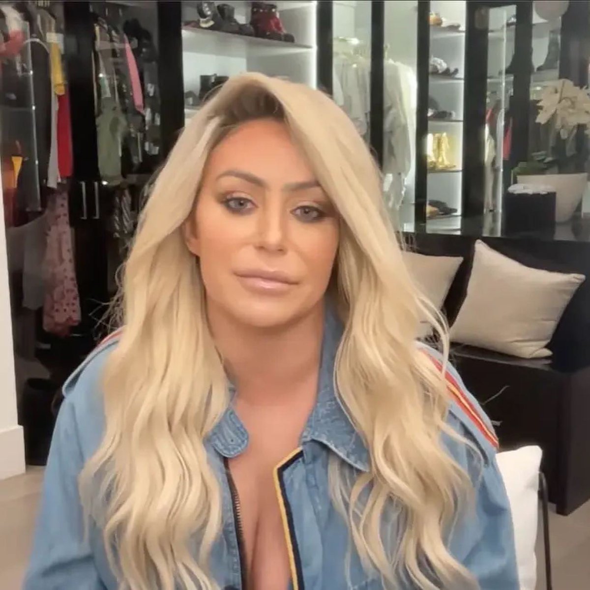 AubreyODaysArmy's tweet image. New Soft Glam shots of @AubreyODay 🌹 talk about gorgeous. #CoupleGoalsOnITunes