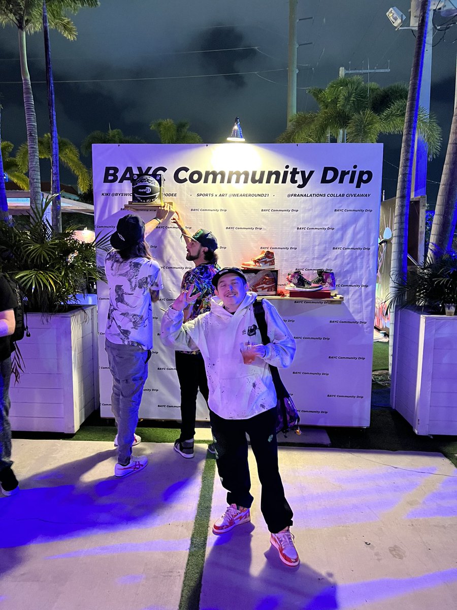 franalations23's tweet photo. Epic night at @TheOtherBlock! Congrats to the sneaker giveaway winner! And shout out @CryptoGarga for taking a pic with @dynalations and I 😁🤘🏻 https://t.co/MOECi66Hre