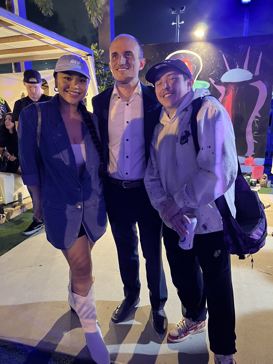 franalations23's tweet photo. Epic night at @TheOtherBlock! Congrats to the sneaker giveaway winner! And shout out @CryptoGarga for taking a pic with @dynalations and I 😁🤘🏻 https://t.co/MOECi66Hre